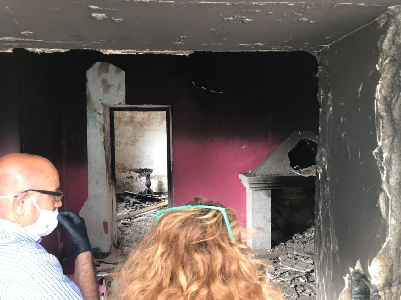 La portavoz de Ganemos, Kika González, de visita en el edificio propiedad de ADIF.