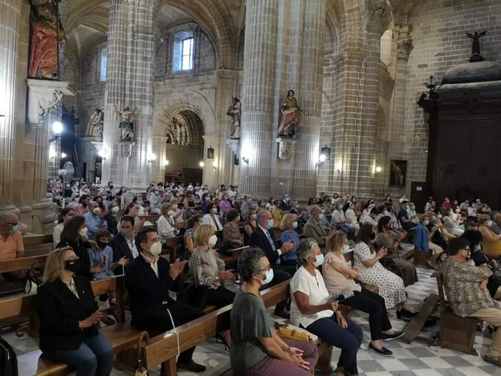 Despedida del obispo Mazuelos, el pasado sábado, en la Catedral de Jerez. FOTO: CEDIDA