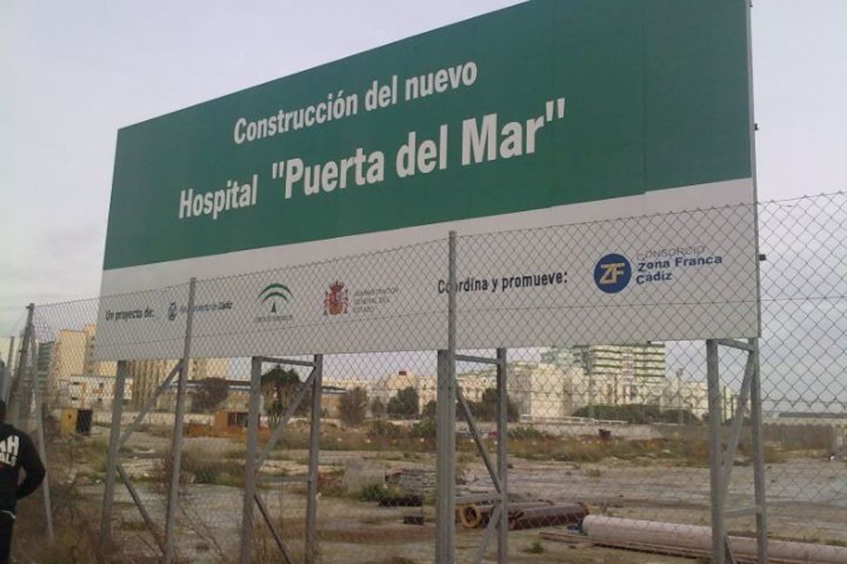  Zona Franca de Cádiz busca una solución para el futuro del Hospital Puerta del Mar.