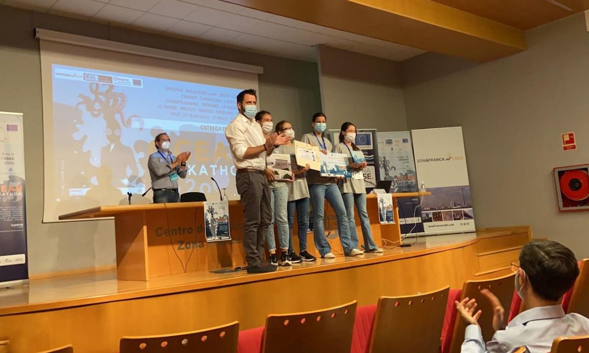 La 'basuraleza' en los océanos, el reto del proyecto ganador de la 'Ocean Hackathon 2020' de Cádiz.