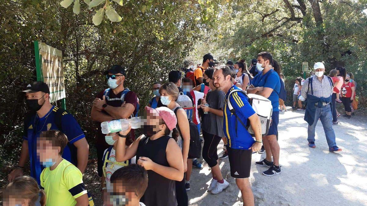Aglomeraciones en el sendero del río Majaceite. Aglomeraciones en el sendero del río Majaceite.