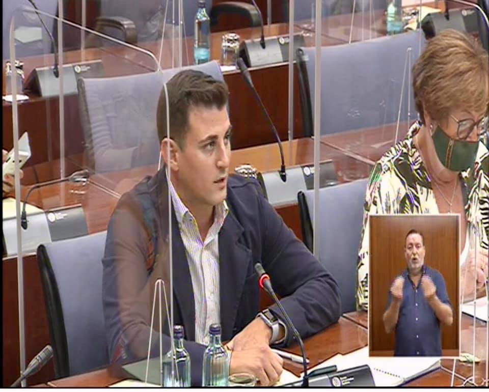 El parlamentario granadino, en una imagen del Parlamento andaluz. El parlamentario granadino, en una imagen del Parlamento andaluz.