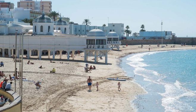 La playa de La Caleta, en Cádiz, en una imagen de archivo.