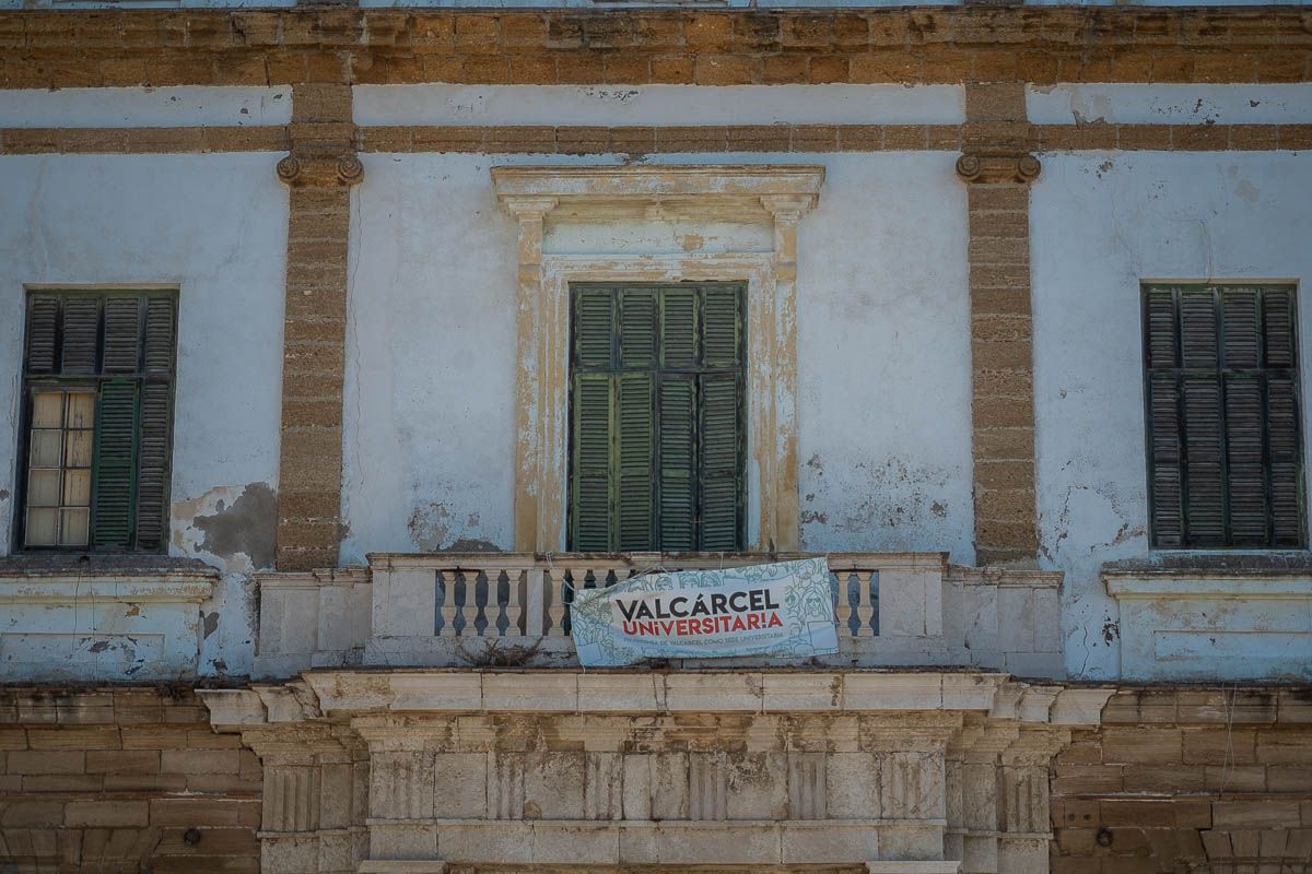 Edificio de Valcárcel, en una imagen de archivo. La Junta ha llegado a un acuerdo con el Ayuntamiento de Cádiz, la Diputación y la UCA.