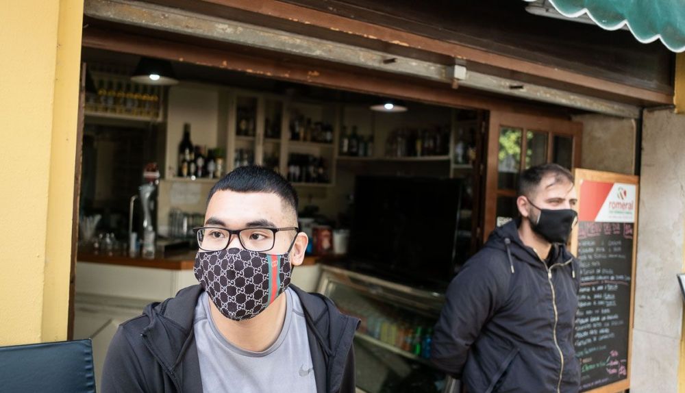 Wan, del bar Arenal 15, en la plaza del mismo nombre. FOTO: MANU GARCÍA