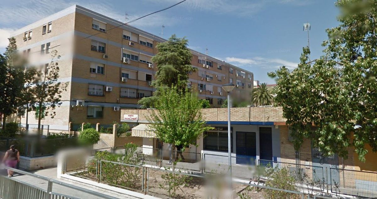 Zona de Rochelambert donde ha fallecido una adolescente de 14 años tras precipitarse por un balcón, Google Maps.
