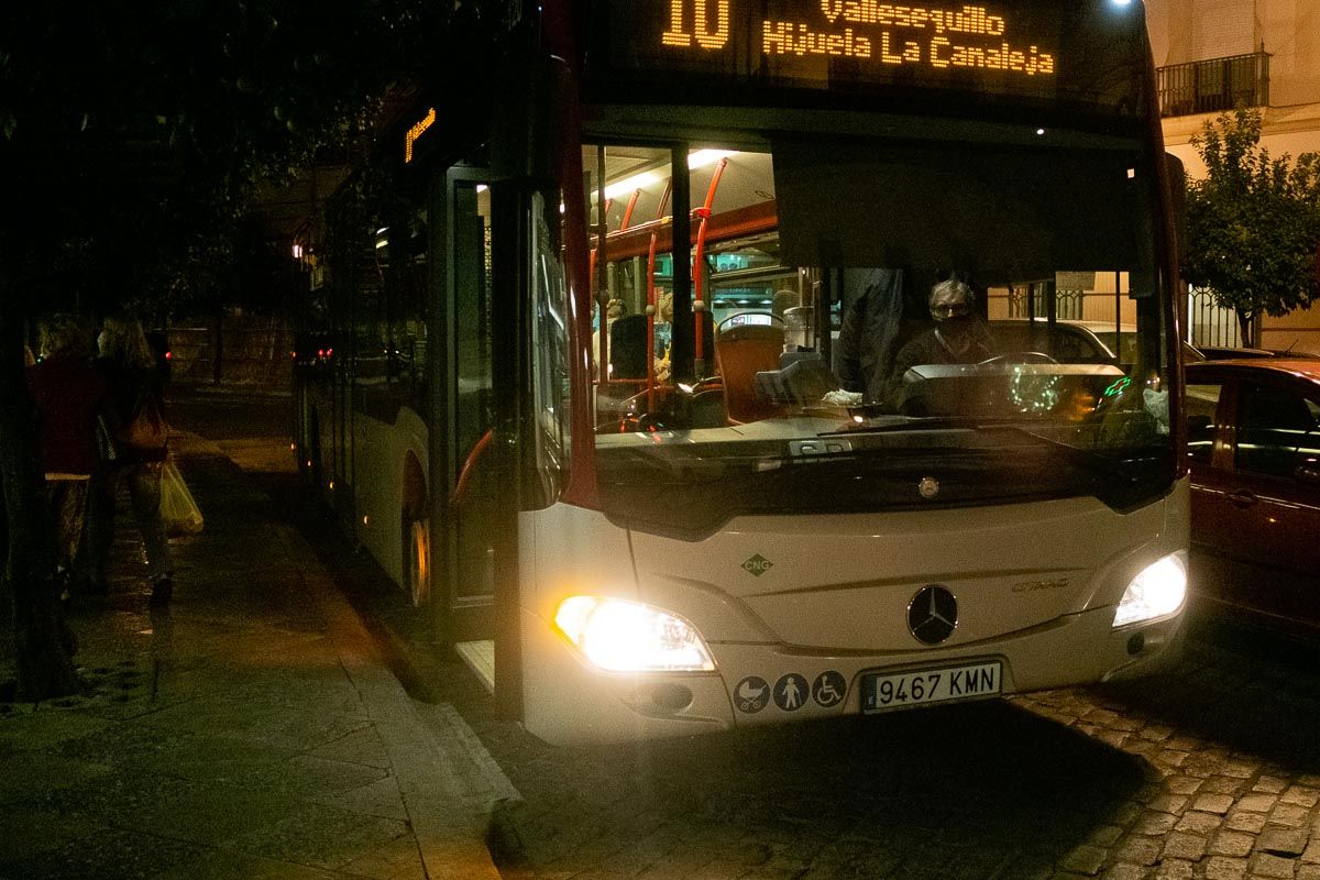 Autobuses en Jerez, gestionados por Comujesa, empresa del Ayuntamiento, en una imagen reciente.