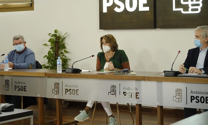 Susana Díaz, este pasado lunes, presidiendo la reunión con el comité asesor de salud del PSOE-A.