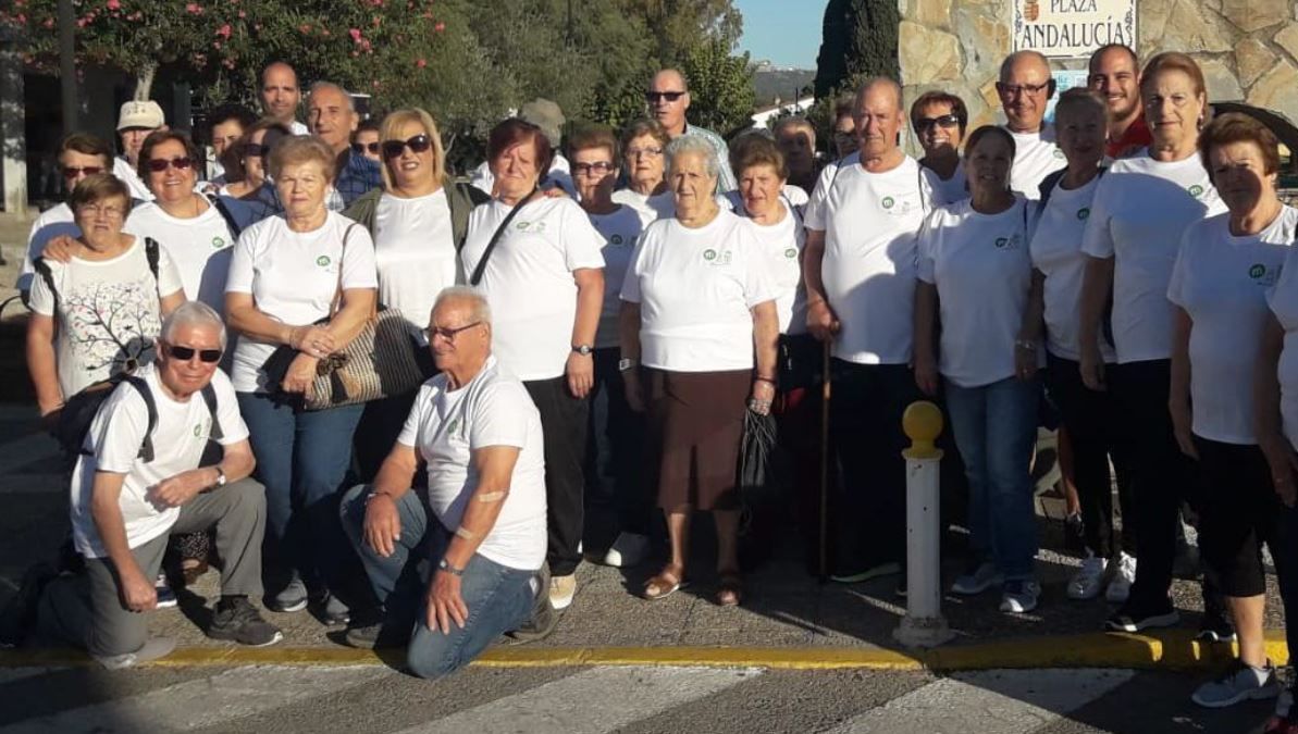 Grupo de mayores que elaboran las recetas en Castellar de la Frontera. Grupo de mayores que elaboran las recetas en Castellar de la Frontera.