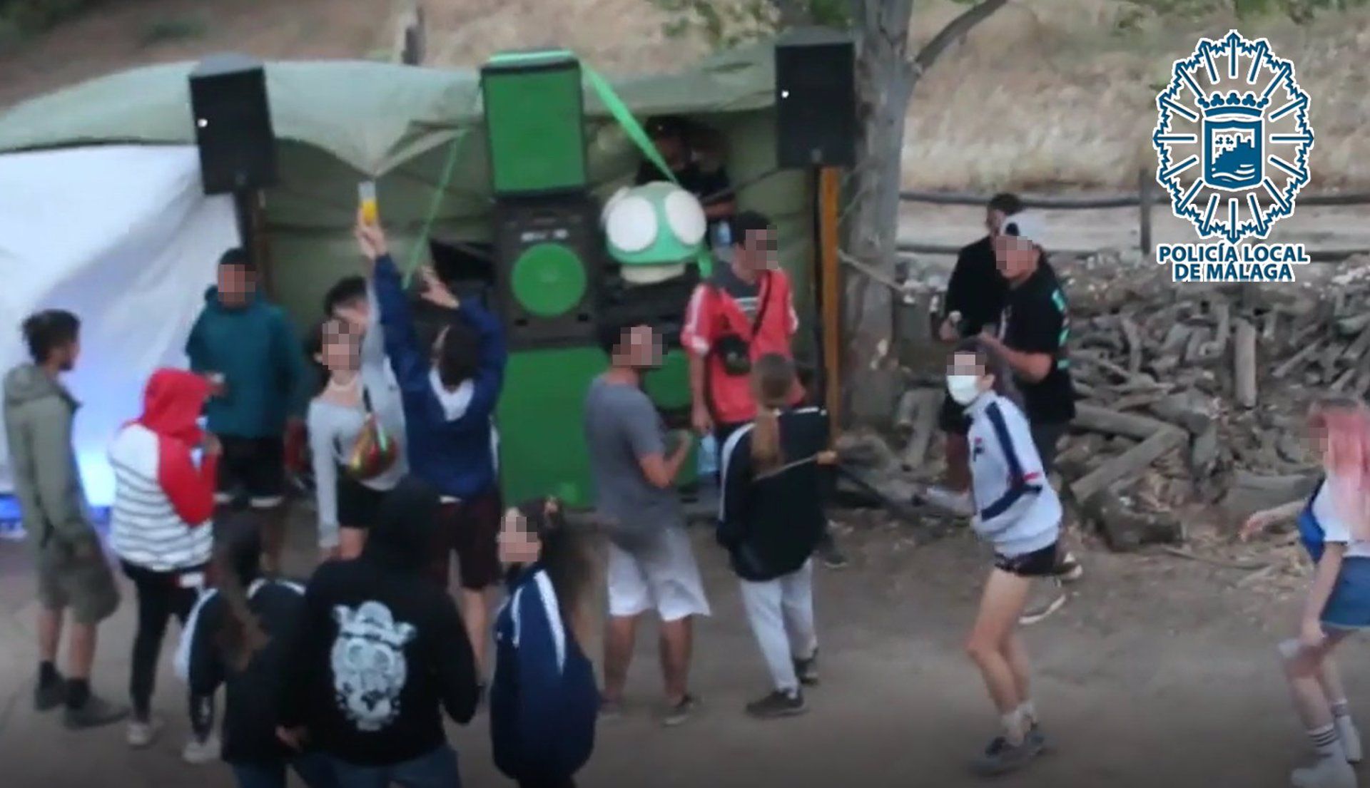 Fiesta rave en un cortijo de Antequera.