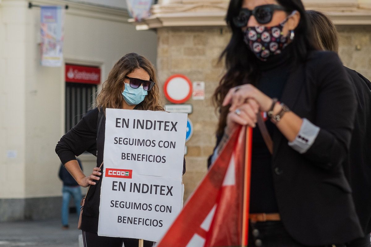 Protestas de empleadas de Inditex, esta semana en Cádiz. Protestas de empleadas de Inditex, esta semana en Cádiz.