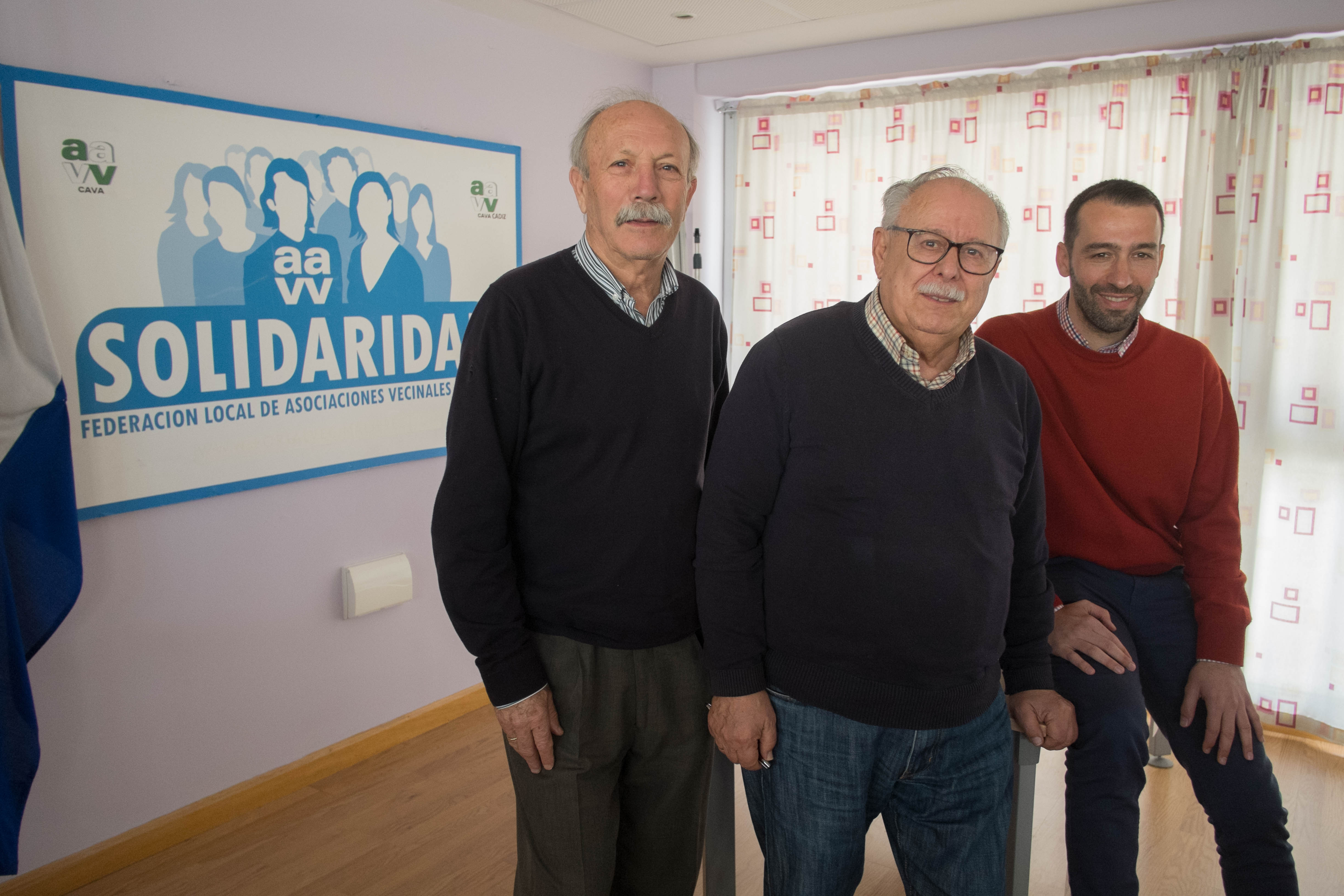 Sebastián Peña, en el centro, junto a Pepe Saborido y Santiago Casal, los presidentes que hasta ahora ha tenido 'Solidaridad'.