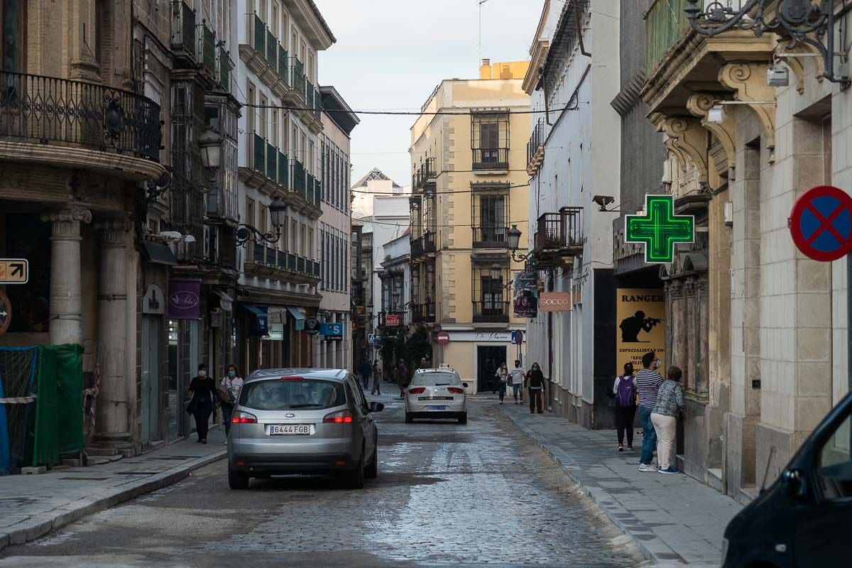 Calle Santa María, en el eje Corredera-Esteve, tras reabrir al tráfico. 