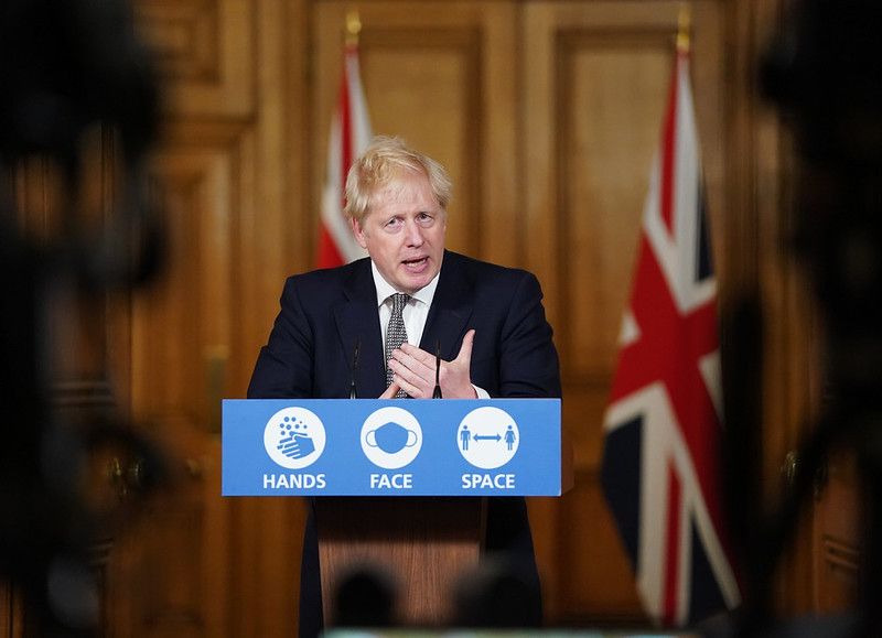 Boris Johnson dimitirá como líder de su partido pero no quiere abandonar aún el cargo de primer ministro.