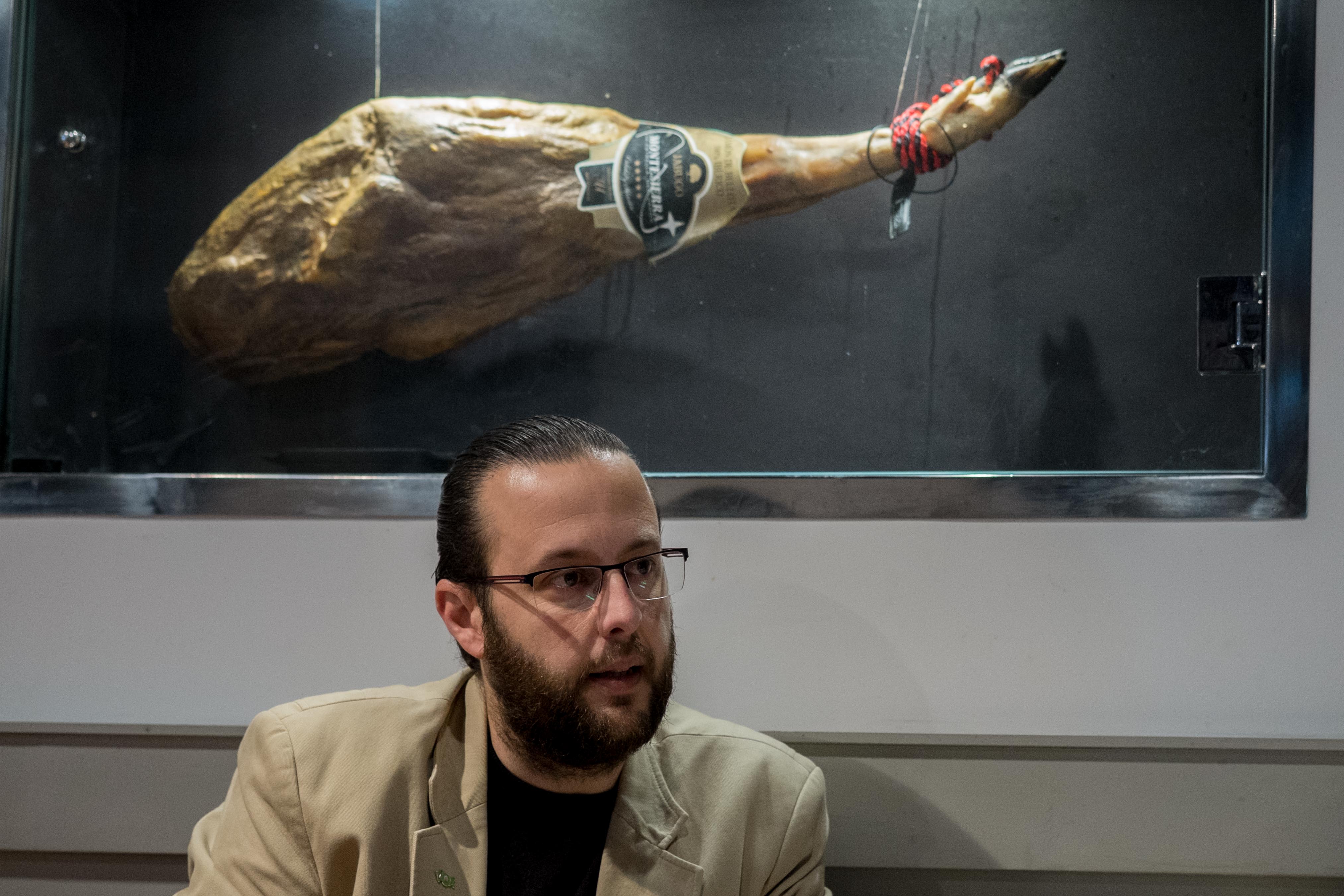 Antonio Risquete, coordinador de Vox Jerez, durante la entrevista realizada en Quince Arrobas. FOTO: MANU GARCÍA