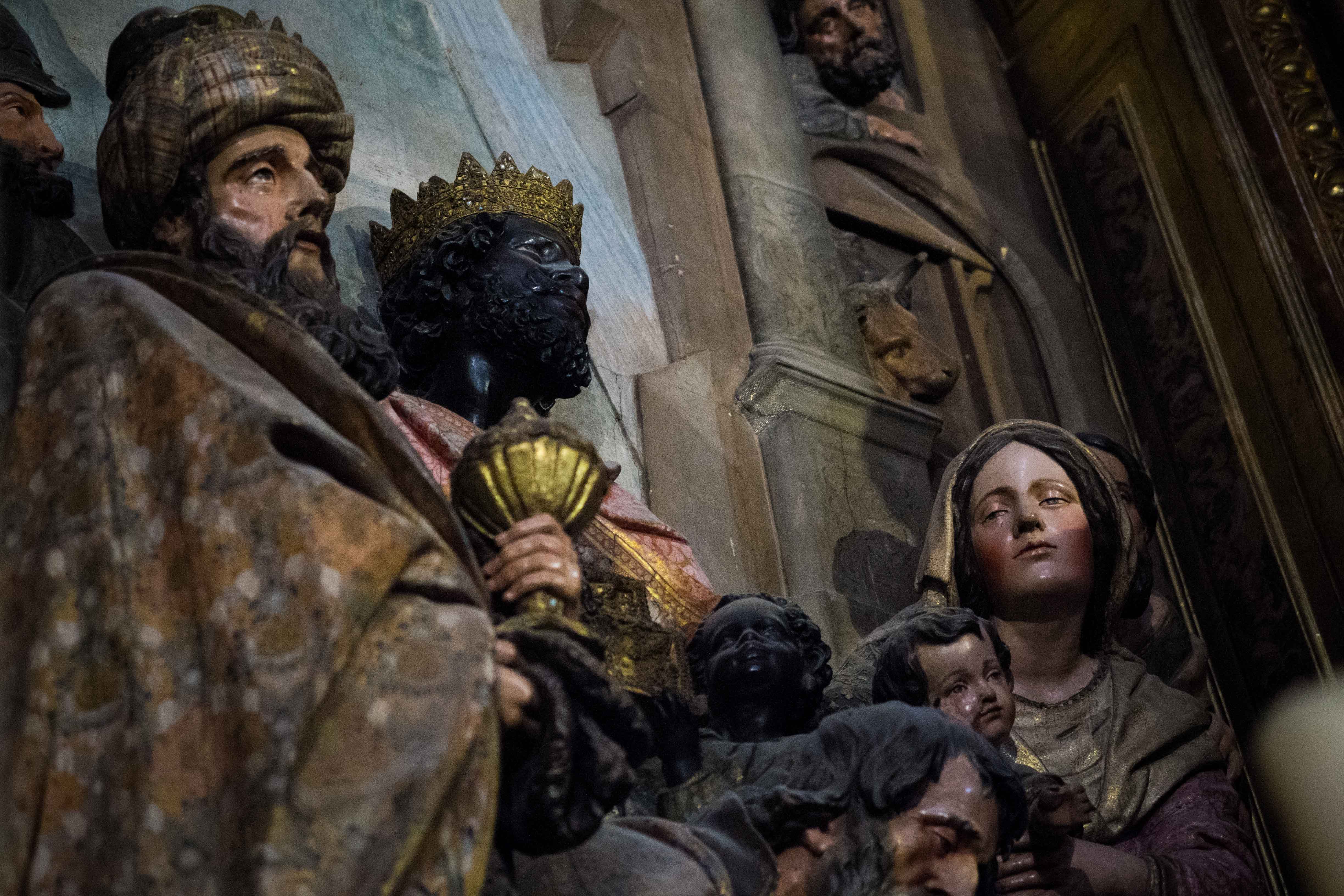 Parte del retablo de San Miguel. FOTO: MANU GARCÍA
