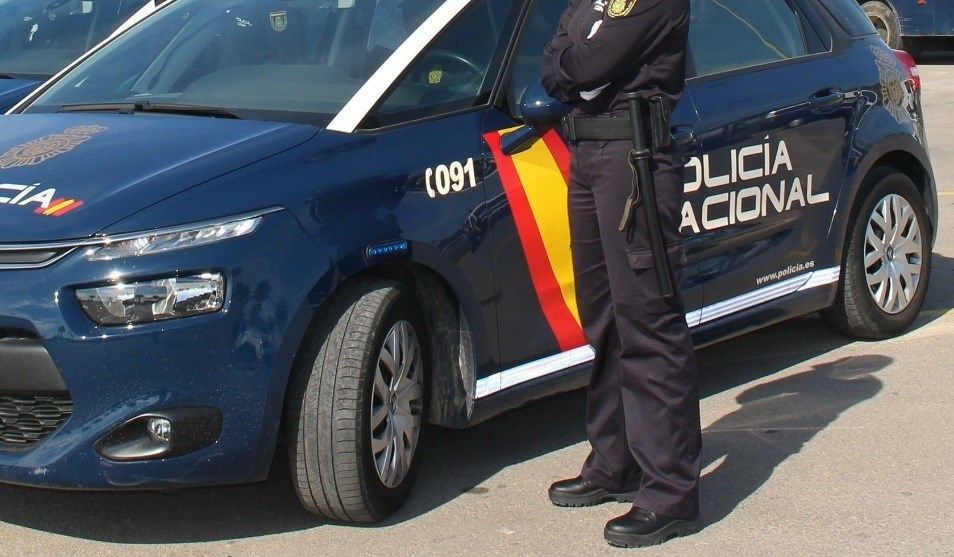 Un agente de la Policía Nacional.