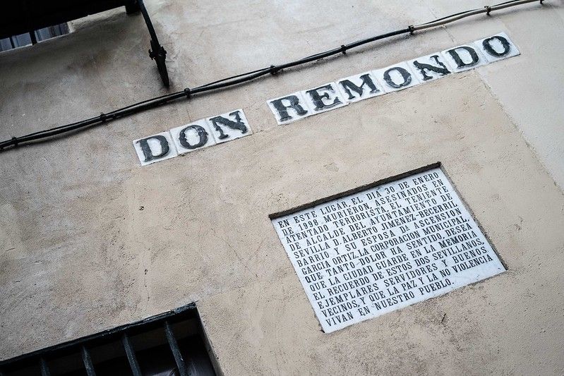 Lugar donde la banda ETA asesinó al concejal sevillano y a la procuradora, Alberto y Ascen. Autor: Junta