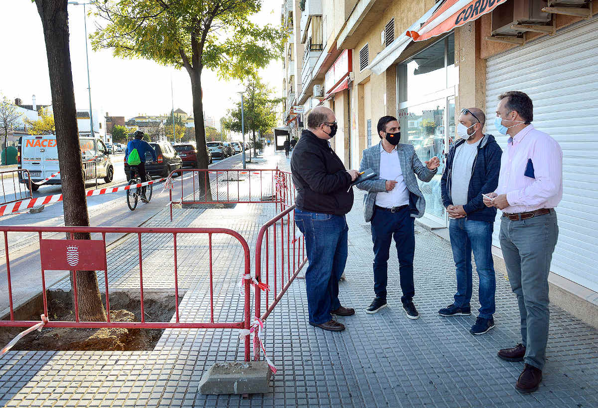 Supervisión de la avenida de Arcos en Jerez, donde realizarán obras para solucionar las inundaciones que sufren los vecinos de Chapín Norte por las lluvias.