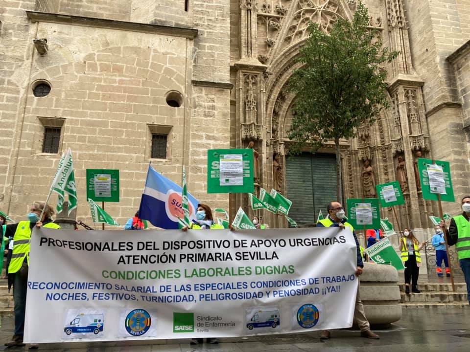 Las protestas en el centro de Sevilla, este lunes. FOTO: Satse