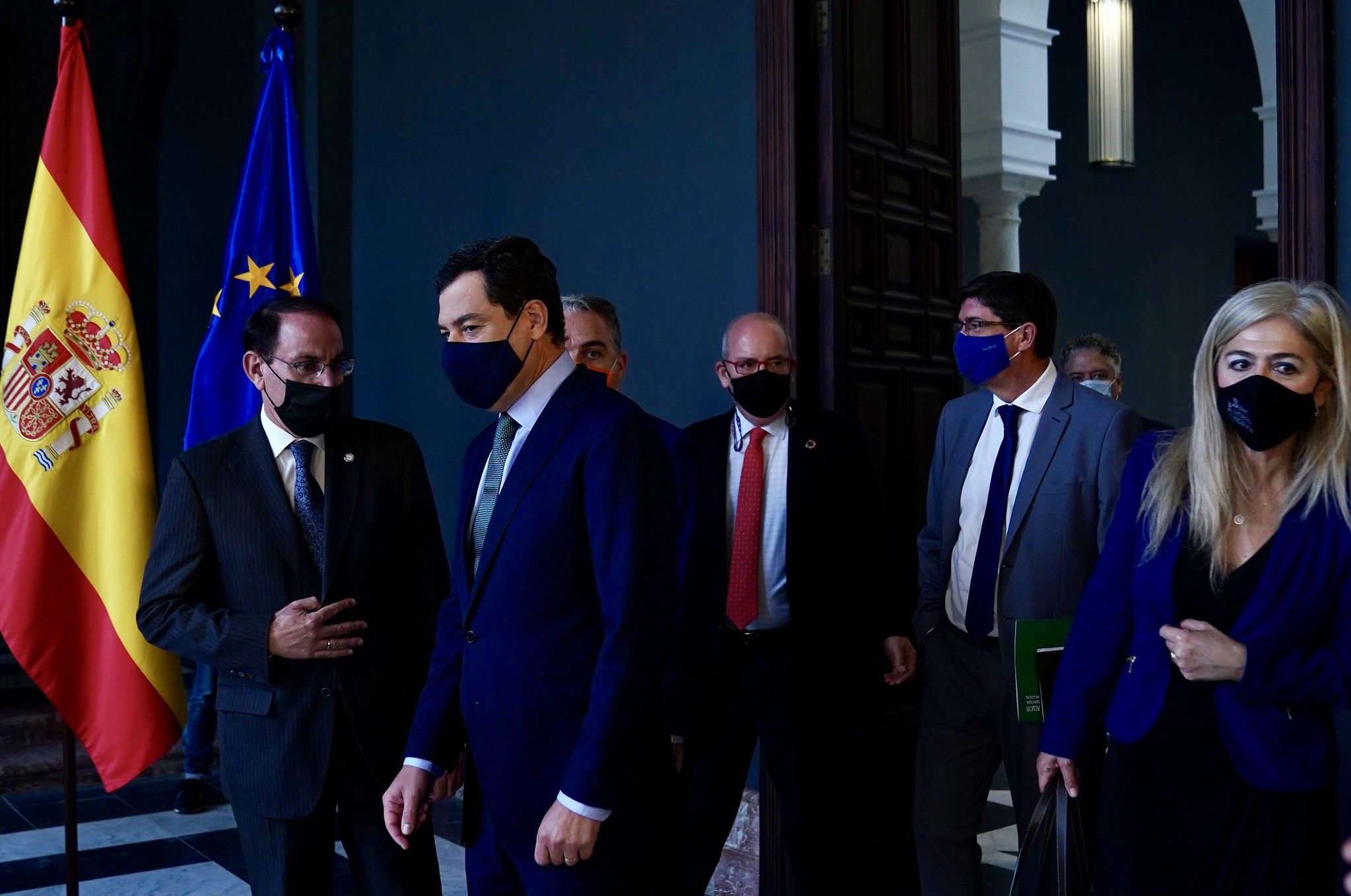 La firma del plan de apoyo a pymes. FOTO: JUNTA