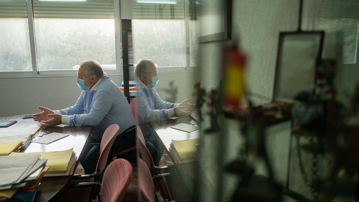 Un momento de la entrevista que el que fuera juez decano en Jerez, Manuel Buitrago Navarro, concedió en días pasados a lavozdelsur.es