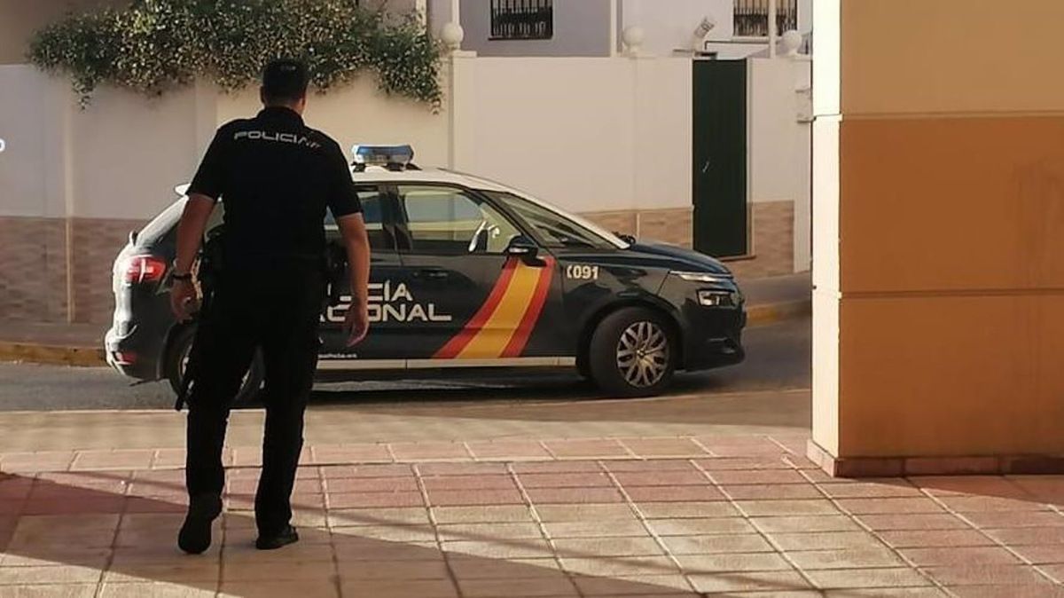 La Policía Nacional salva la vida a una mujer que había sufrido un infarto en Sevilla
