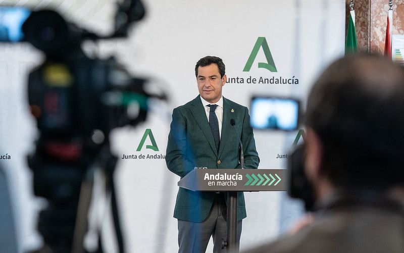 El presidente de la Junta de Andalucía, Juan Manuel Moreno, en rueda de prensa.