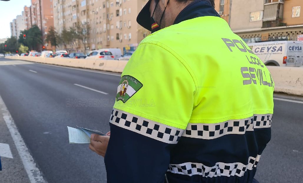 Un agente de Policía Local de Sevilla.