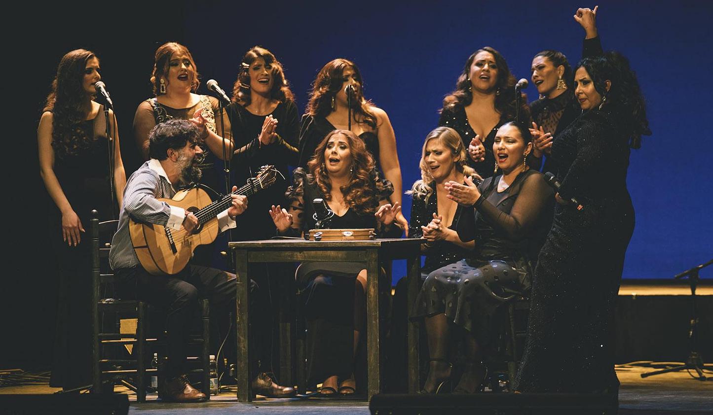 Luis de Perikín, en la imagen, junto a algunas de las voces que estarán presentes en Villamarta. Autor: Esteban Pérez Abión