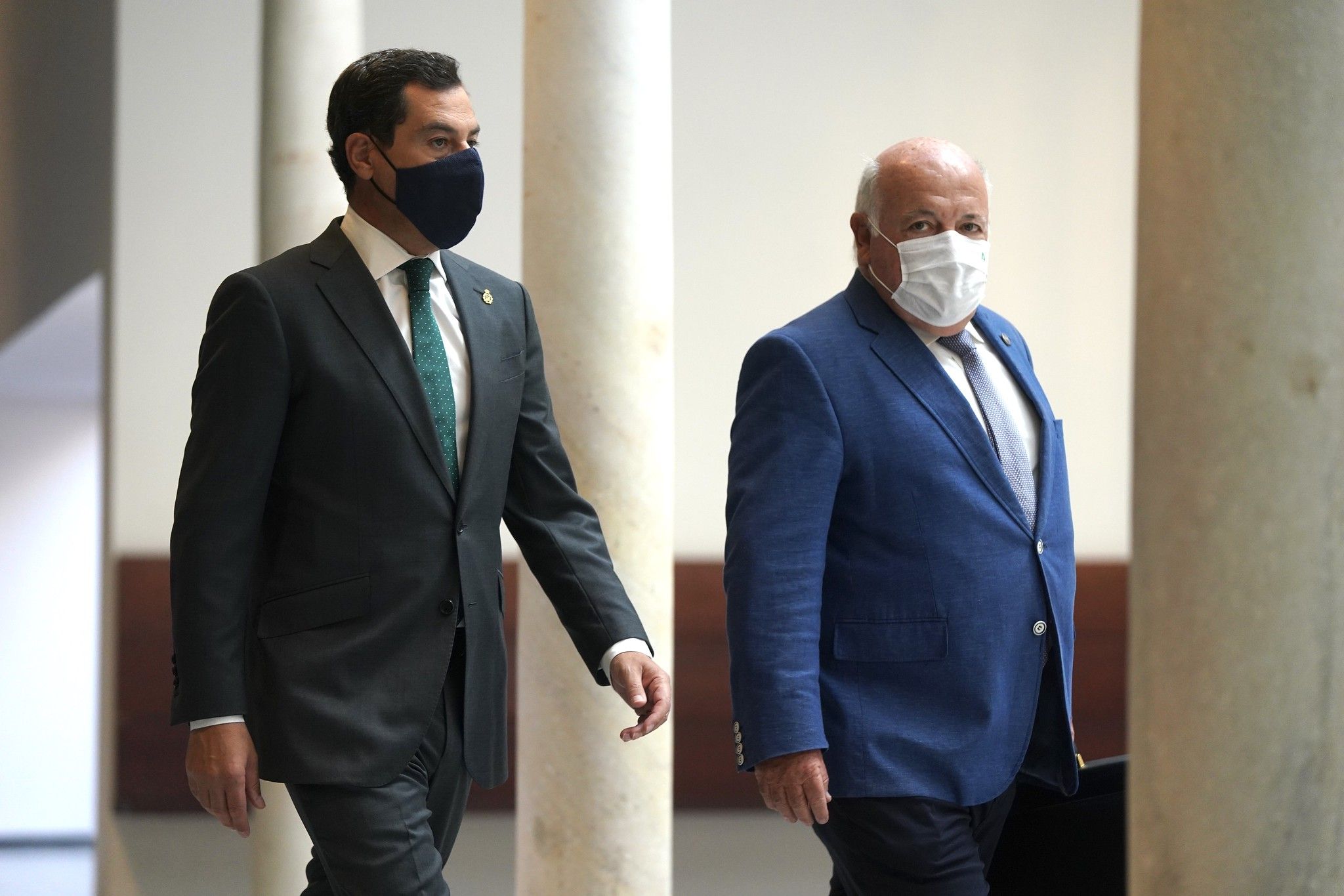 El presidente de la Junta, Juan Manuel Moreno Bonilla, y Jesús Aguirre, consejero de Salud. FOTO: Junta El presidente de la Junta, Juan Manuel Moreno Bonilla, y Jesús Aguirre, consejero de Salud. FOTO: Junta