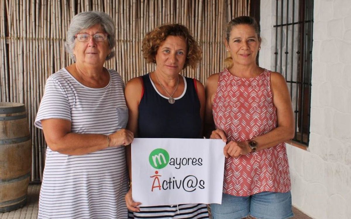 Algunas mujeres del grupo de envejecimiento activo de Tarifa.