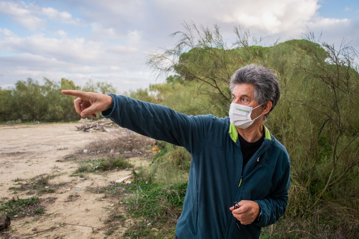 Juan Clavero, de Ecologistas en Acción, en el Rancho Linares en una imagen reciente.