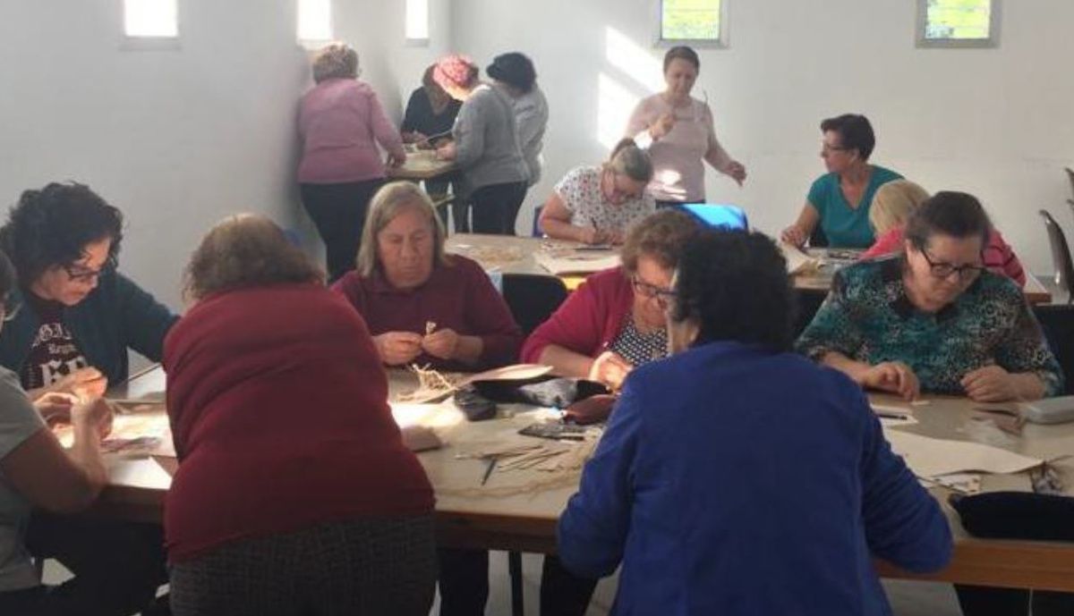 Grupo de mujeres de Torrecera en un encuentro.