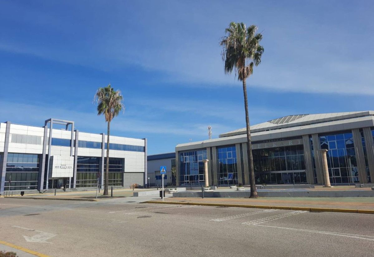 La sede de Intec-Air en la Zona Franca de Cádiz, entre los edificios Melkart y Herakles.