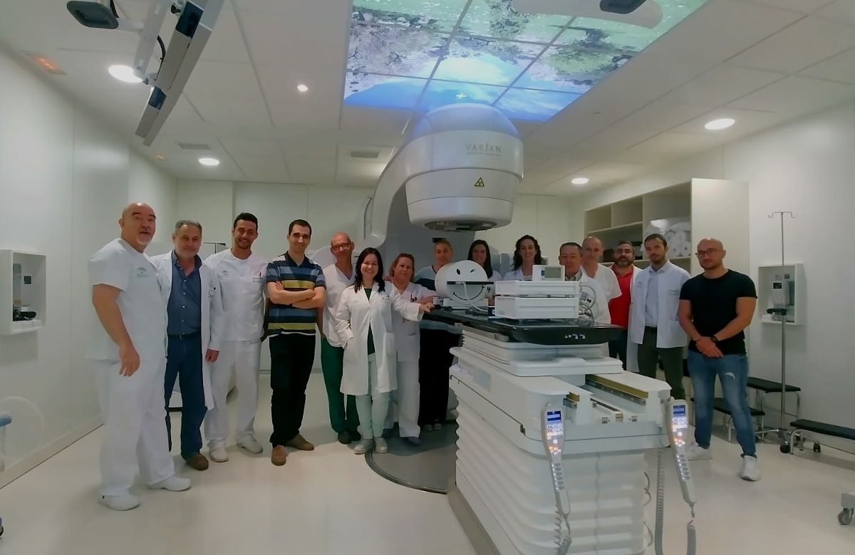 Profesionales de la Unidad de Oncología Radioterápica del Hospital Universitario de Jerez que han atendido a más de 2.000 enfermos de cáncer.
