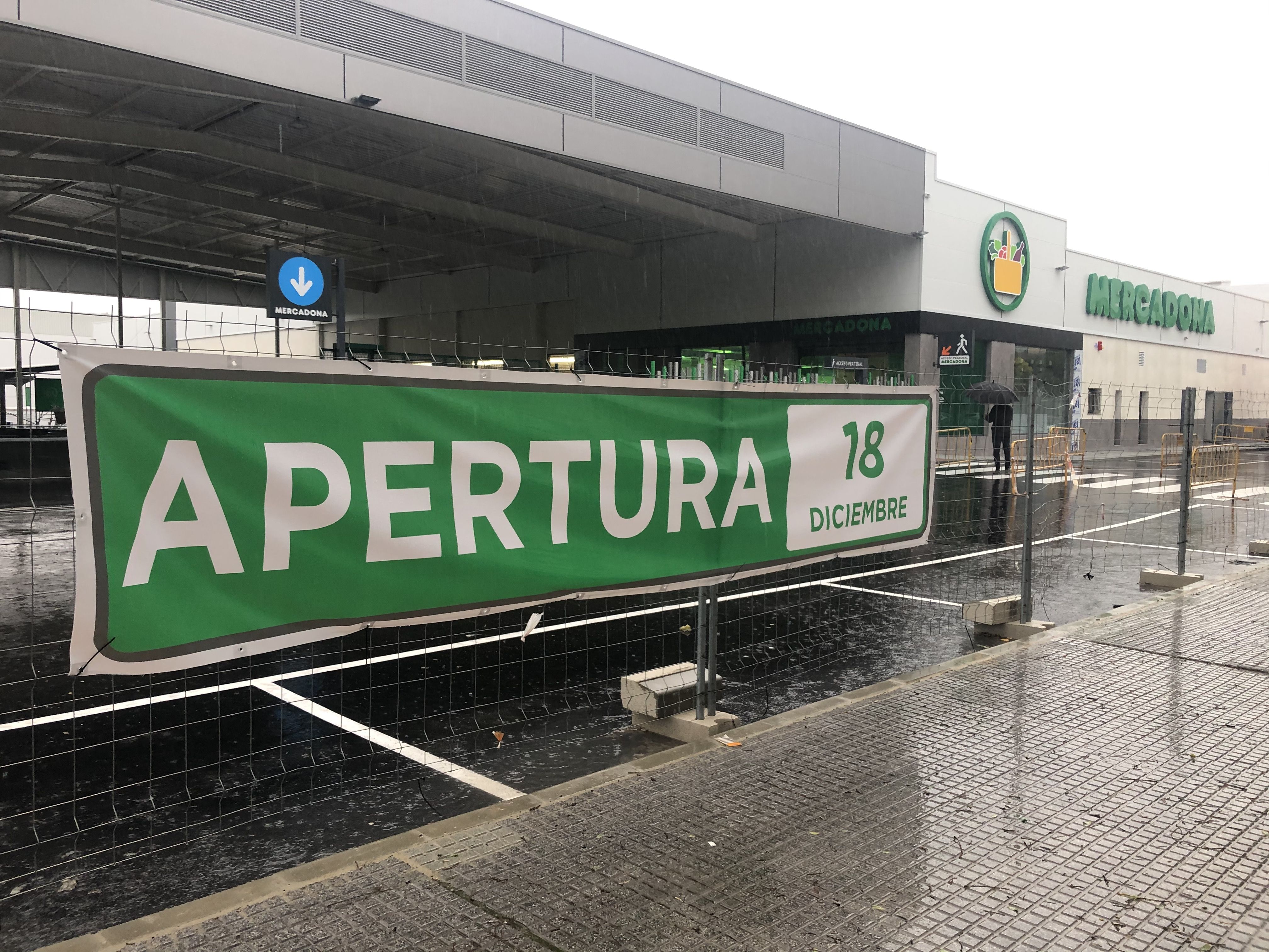 Fachada del nuevo supermercado de Mercadona en Jerez.