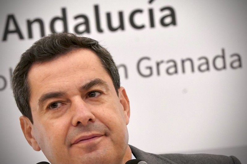 Juan Manuel Moreno Bonilla, presidente de la Junta, este domingo en rueda de prensa en Granada: Moreno Bonilla, presidente de la Junta, este domingo en rueda de prensa en Granada: "Si la incidencia es muy alta, la limitación será muy alta en Navidad".