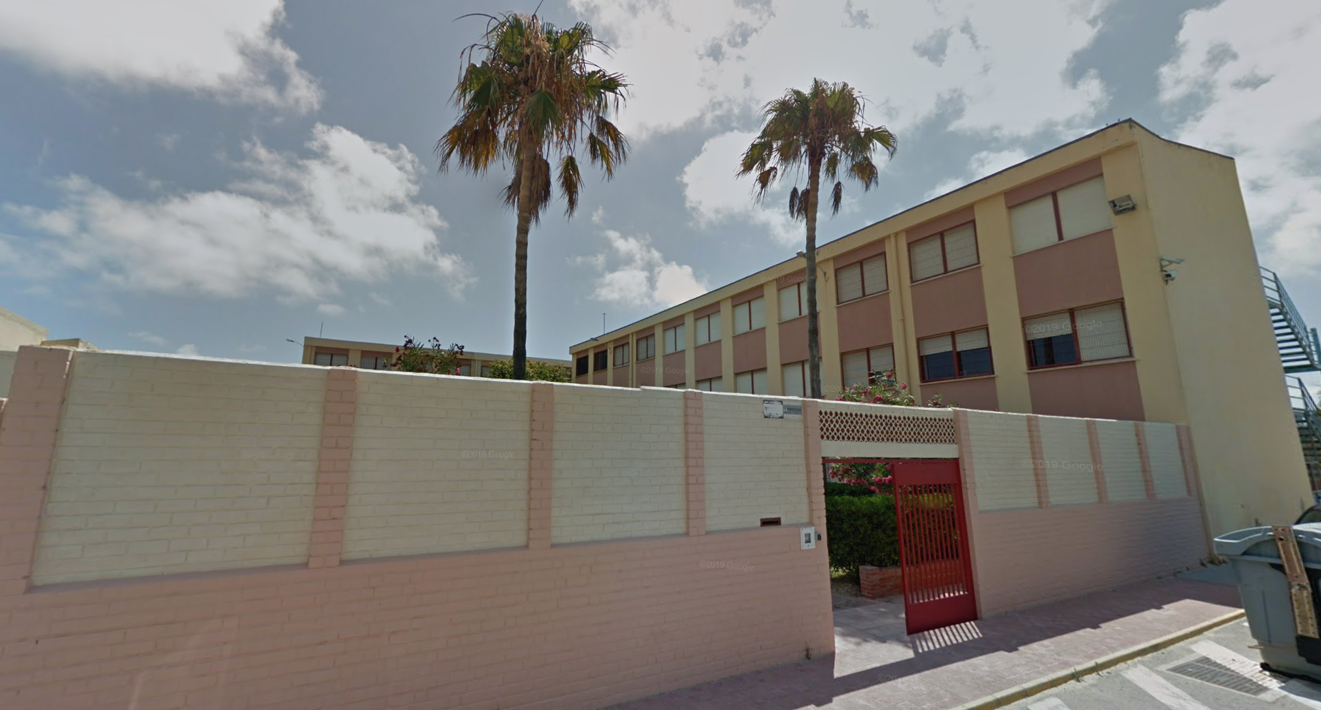 El IES Cortadura de Cádiz, donde era director el acusado de abusos sexuales, en una imagen de Google Maps.