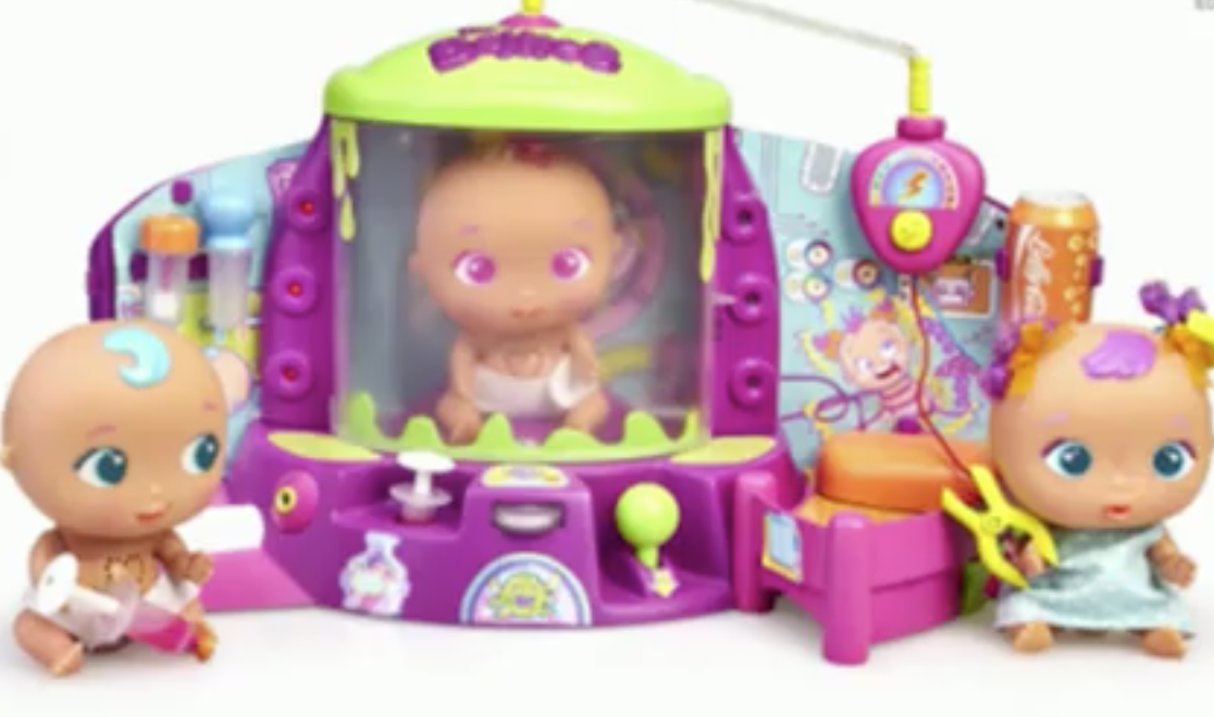 El 'Virus tester', muñecos que se contagian de coronavirus.