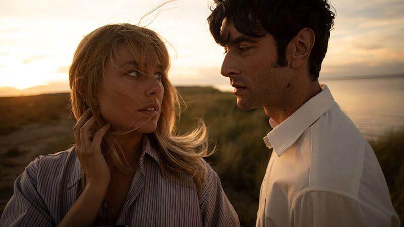 Blanca Suárez y Javier Rey en 'El verano que vivimos', que se estrena en cines este 4 de diciembre. Autor: Warner