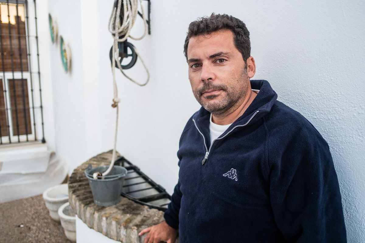 Claudio Lama estuvo 20 días en coma tras contagiarse de coronavirus y aún tiene secuelas.