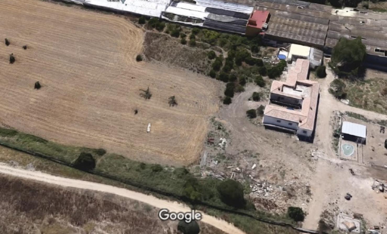 Casa de 300 metros cuadrados junto al Río Guadalete (Jerez), en una imagen de Google aportada a la querella por Ecologistas en Acción.