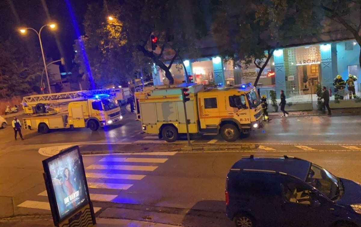 Incendio en la pizzería La Roma de Jerez.
