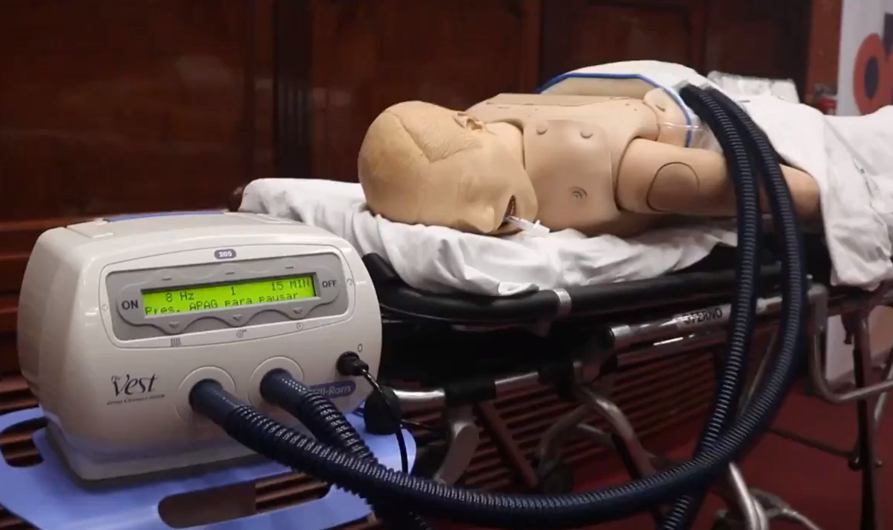 Una muestra de cómo se realizará el ensayo en pacientes críticos de covid. FOTO: Junta