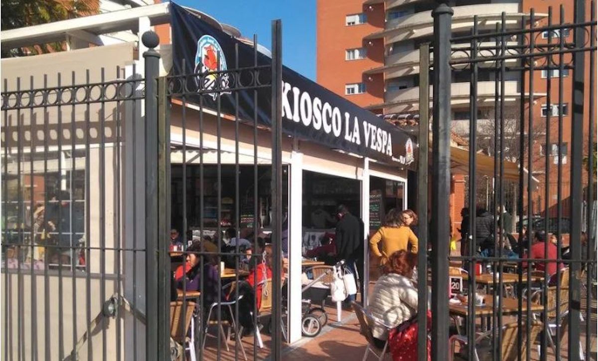 Kiosco La Vespa en el barrio de Los Bermejales, Sevilla.