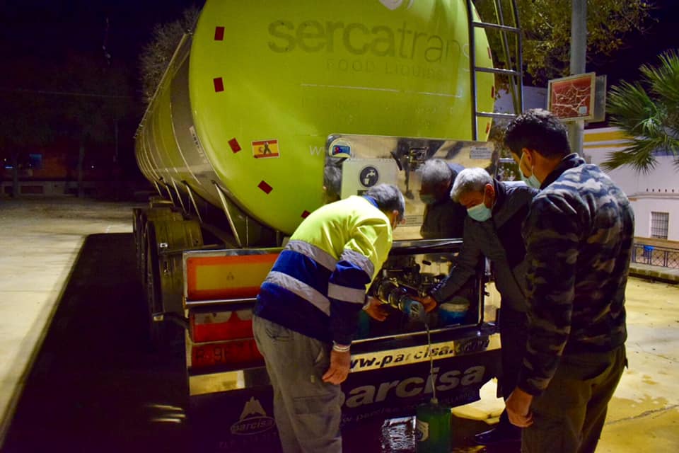 Camión cisterna para reparto de agua en La Puebla de Cazalla, en días atrás.