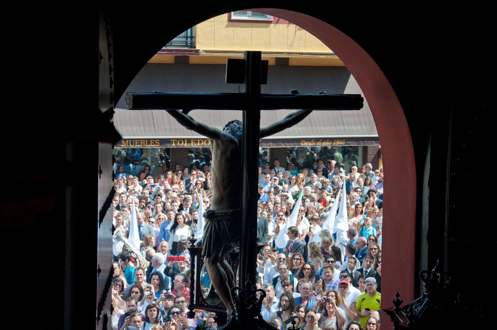 Una salida procesional del paso de misterio. FOTO: Hdad. de Los Negritos