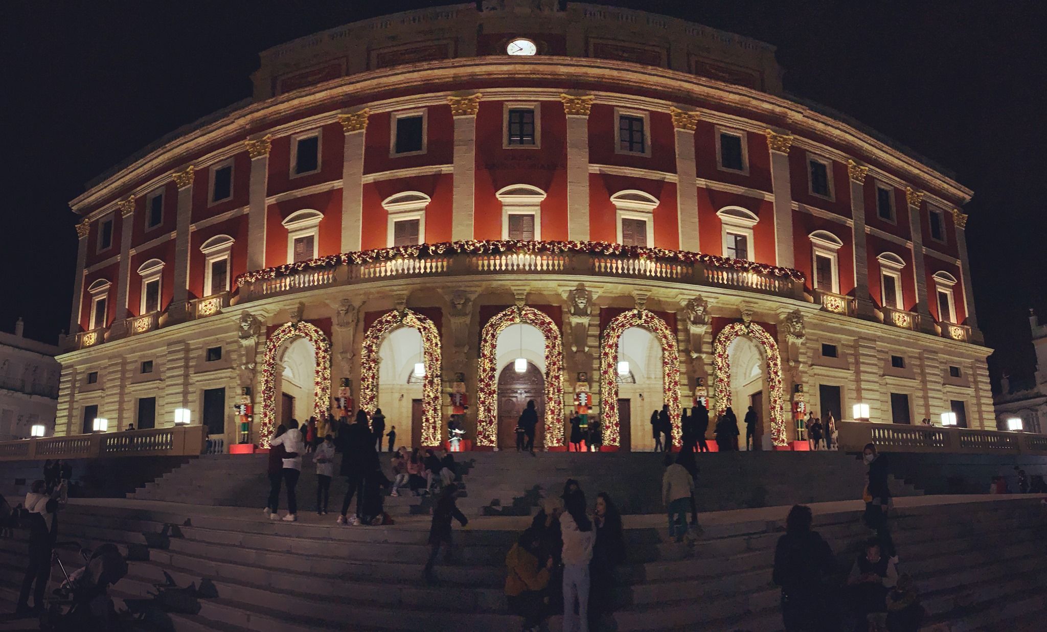 Fachada del Ayuntamiento de San Fernando, recién rehabilitado. Autor: Alejandro Oneto Fachada del Ayuntamiento de San Fernando, recién rehabilitado. Autor: Alejandro Oneto