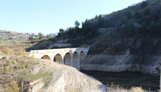 Puente Molinillo en el lago de Andalucía.